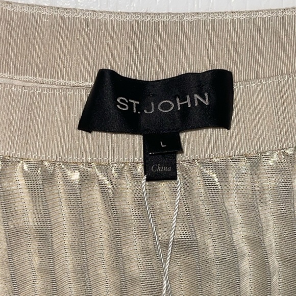 NEW ST. JOHN Elegant Cream Pleated Skirt High Waist Silk Blend Flowy Sz Large - Picture 3 of 9